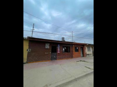 Casas Venta Santiago Del Estero CASA EN VENTA CON SALON COMERCIAL