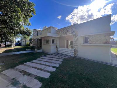Casas Venta Santiago Del Estero CASA EN VENTA. BARRIO PRIVADO EL BOSQUE.